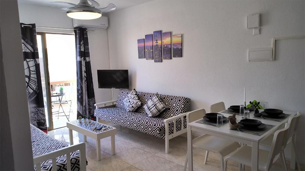 Special Offer -50 Percent Off - Square Apartament Ajia Napa